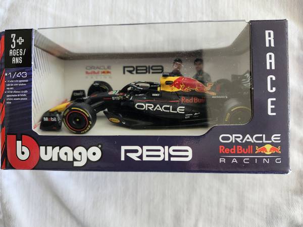 Oracle RedBull Race Car 1/43 burger RB19 - collectibles - by