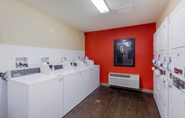 $2,970 / 1br - Estudio amueblado - ¡Excelentes tarifas mensuales! (Simi Valley)63800450419969122