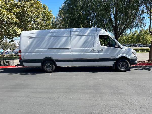 *2014 FREIGHTLINER SPRINTER CARGO VAN 2500 170" 159 mil millas ⭐s* - $26,500 (hayward / castro valley)63470419114243120