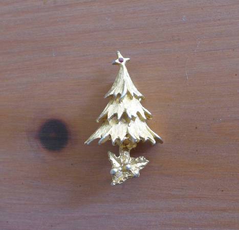 Vintage Christmas Tree Brooch 1