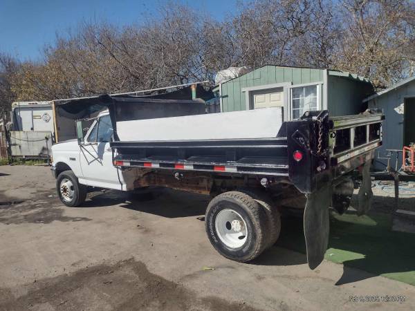 1993 Ford gasoline 10 ft dump just put the engine 50k mikes 1