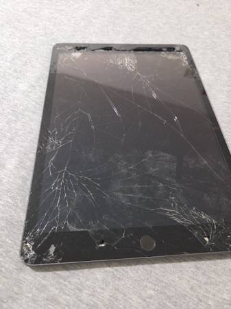 ipad 8th Gen need screen replacement 1