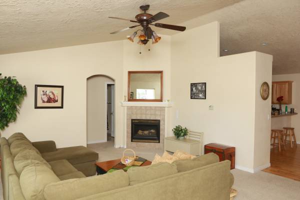 $2,000 / 4br - 1897ft2 - 4 habitaciones 2 baños 1897 pies cuadrados Casa (Star)63794895695107124