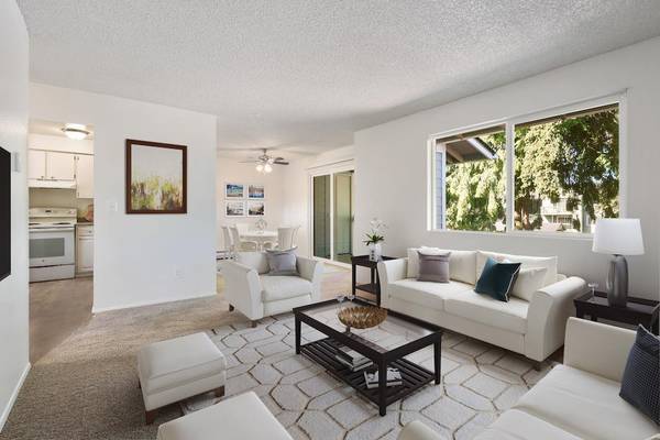 $1,375 / 474ft2 - Ceiling Fans, Dog Park, Walk-in Closet, Seasonal Pool63948083591811120