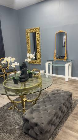 $800 Beauty Bar/Booth & Suite Rental (Ft Washington)63843417889923123