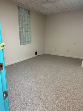 $895 STOUGHTON Office Space  (18" X 13')63856336155779121