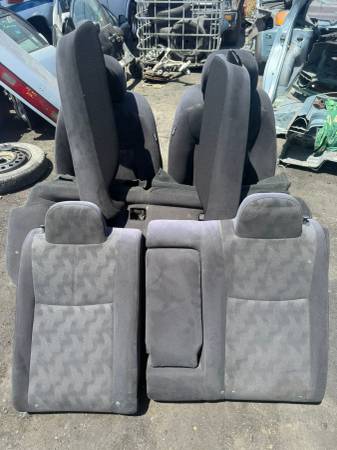 Seats 2013 Nissan Sentra complete seats $300 1