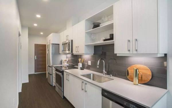 $1,597 / 509ft2 - From Morning Coffee to Evening Relaxation: Your Spot, Perfected! (Seattle)63814788895745123