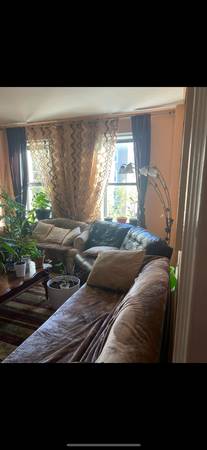 $1,050 Large Room for rent in bayridge (bay Ridge)64033632445441124