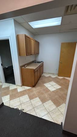 $5,050 / 3100ft2 - Large Office Space with Parking available (Sunset Park (Boro park ), Brooklyn, NY)63809066845057123