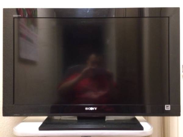 Sony® Bravia KDL-32BX421 32" LCD HDTV (Black) for Sale 1