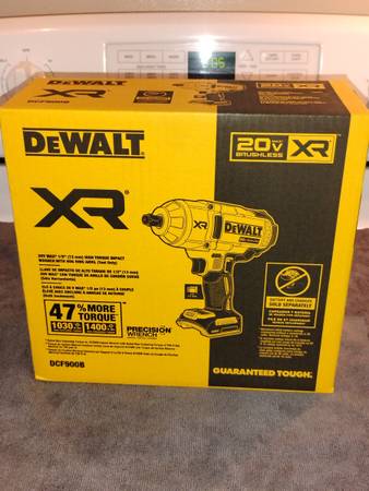 NEW DeWalt 20V XR High Torque Impact Wrench with Hog Ring Anvil DCF900 1