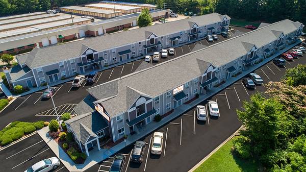 $277 Free Parking, Package Receiving, Pet Friendly63993513302786124