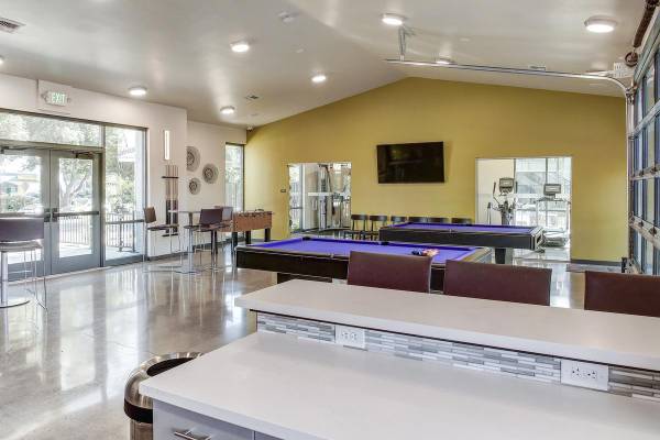 $1,650 / 2br - 760ft2 - Explore Your Future Home: In-Person and Virtual Tours Available (College Glen)63844735899649123