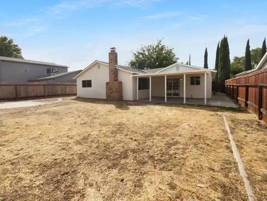 $1,850 / 3br - 1094ft2 - Elegant & Eerie – Remodeled 3Bedroom in the Heart of Roseville (Roseville)63844738145921124