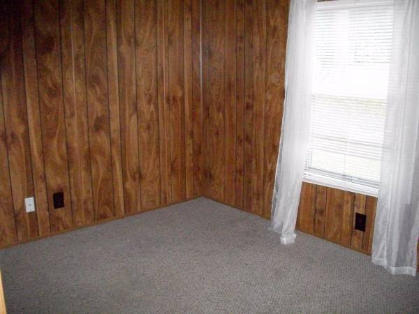 $1,000 / 2br - 1056ft2 - House Bordering Little Dixie Lake (Millersburg)63845293046913121
