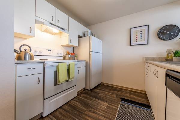 $1,725 / 1br - 700ft2 - 1B/1B, ¡Ubicado en Kent!, Socio de Mudanzas Updater (22804 90th Way South, Kent, WA)63811610380161123