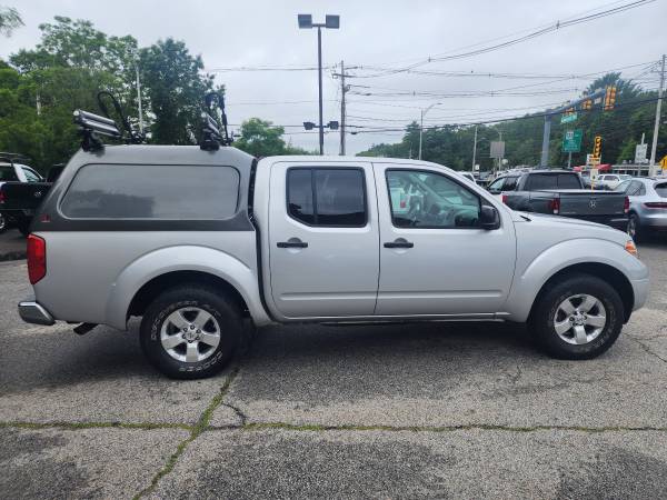 2013 Nissan Frontier SV Crew Cab transmisión manual de 6 velocidades, informe Carfax limpio - $12,995 (Rowley)63654724878467123