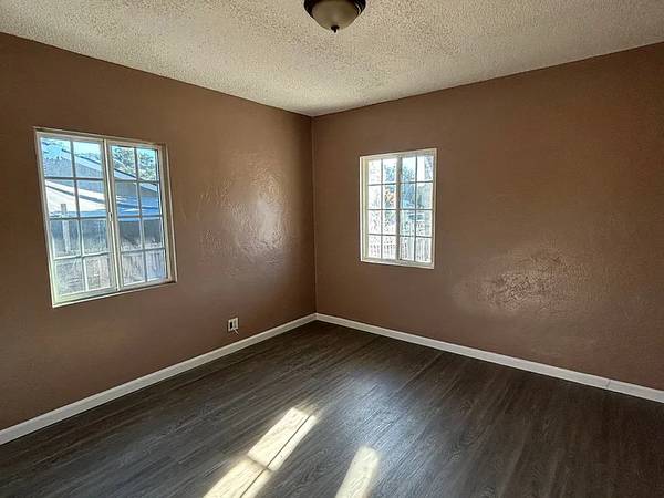 $1,750 / 3br - Welcome to this 3 bedrooms 1 bath house in the City Of San Diego.64037218450945121