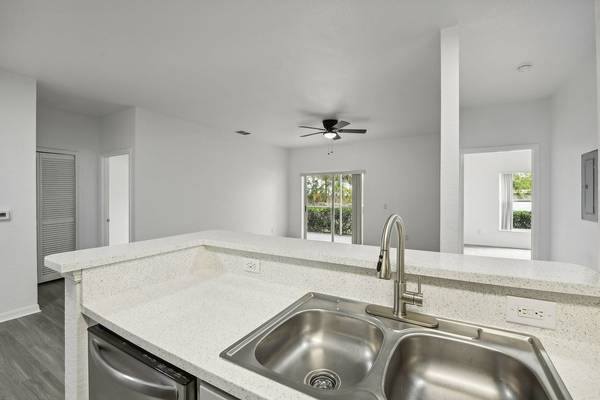$1,790 / 2br - 1247ft2 - Playground, Community Pool, BBQ Grills (4714 Crosswind Ct, Melbourne, FL)63823721146241124