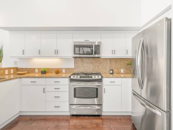 $3,000 / 1br - 862ft2 - Uptown Place Penthouse One Bed/One Bath (oakland downtown)63938630364675124