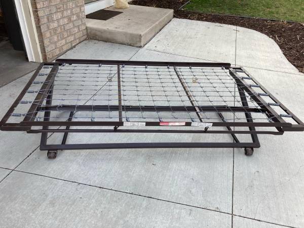 SPACE SAVE TRUNDLE BED FRAME 1