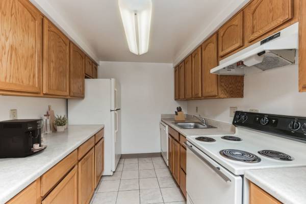 Elevator, Smoke-Free Community, 2/BD 1