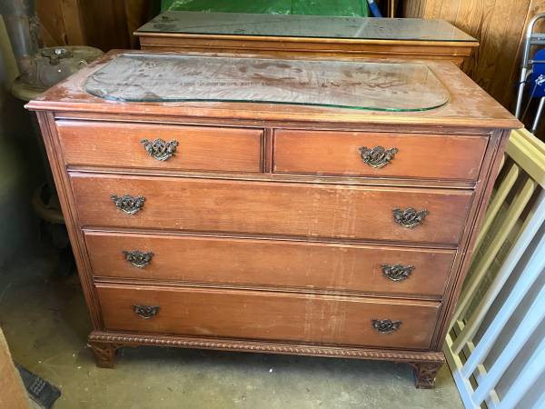 Antique maplewood dresser 1