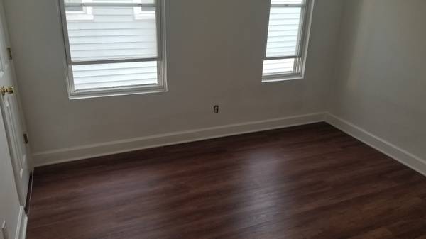 $2,950 / 3br - 1000ft2 - Apartment private house.  2 floor. (Mount Vernon)63827268368643124
