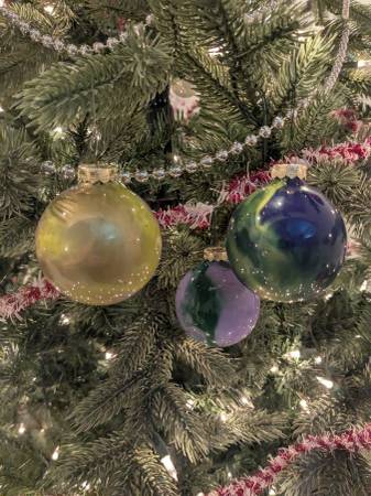 Adornos de vidrio para Navidad - Teñidos de colores - 5 USD (Battle Ground)63435122464513121