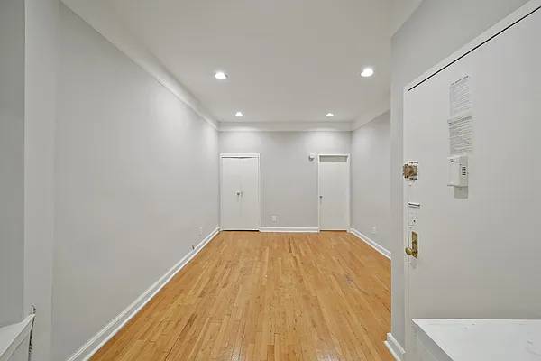 $3,470 / 1br - Lease Transfer Upper East Side (Upper East Side)63912047746434121