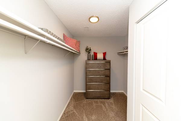 $1,799 / 3br - 😲These Deals Will Blow Your Mind😲 (Knoxville)63815694854659124