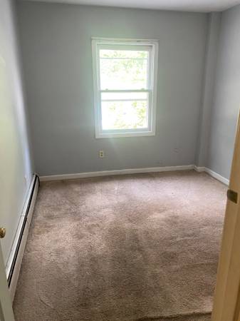 $2,900 / 3br - 1300ft2 - 3 bedroom apartment in Burlington - INCLUDES HEAT, HOT WATER, WATER (King st)63784617573377123