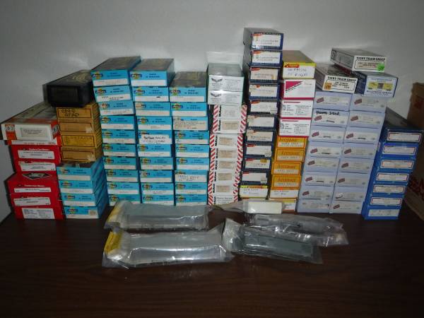 Model Railroad HO scale trains undecorated 1