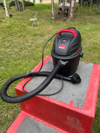 Shop-Vac 2.5 gallon shop vac vacuum 1