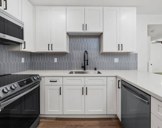 $2,495 / 1br - Cable/Internet Ready & Electrodomésticos de Acero Inoxidable - 1 habitación en B Street (Golden Hill)63663785718275124