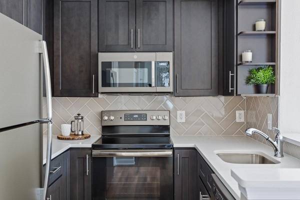 Rentable Assigned Garage Parking, Breakfast Bar, 2 bedroom 1