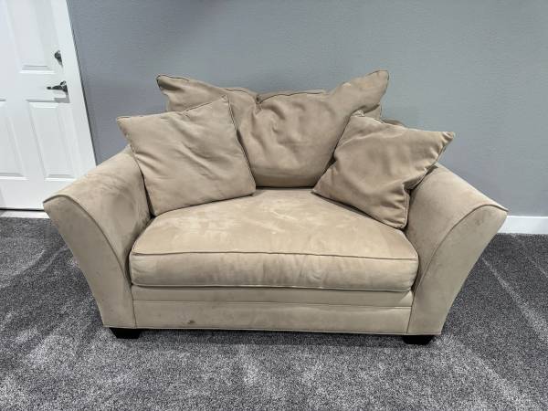 Microfiber Love Seat 1