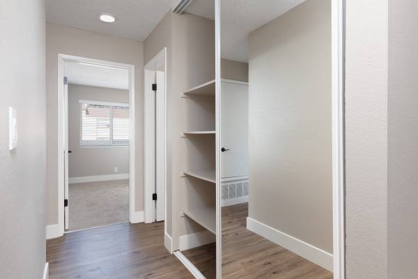 Gated community, Pet friendly, 2/bd 2/ba 1