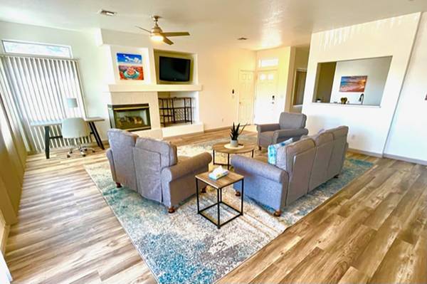 $2,450 / 3br - 1950ft2 - 3 bedroom, 2 bath *Furnished* Townhome! w/ 2-car garage! (Laughlin, NV)63799567772803120