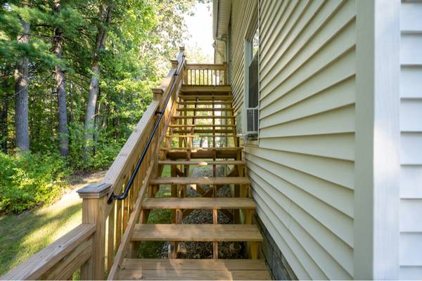 $1700.00 / 2br - 800ft2 - Lovely, private 2BR w/off street parking, private back yard, close to63931520872706121