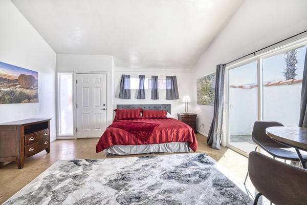 $1,700 / 2br - 700ft2 - apartamento de 2 habitaciones y 1 baño - $1500 al mes (Desert Hot Springs)63668337161347123
