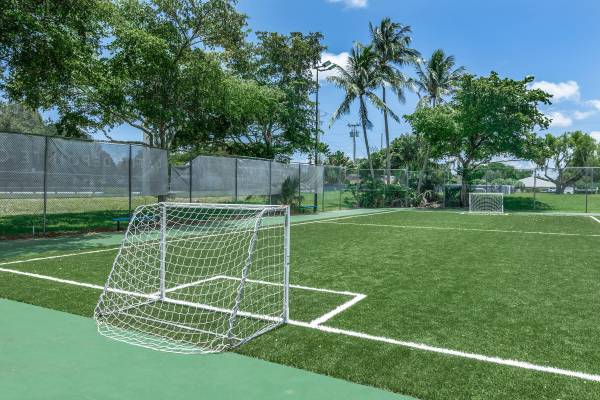 $1,784 / 1br - 760ft2 - ¡Fácil desplazamiento + Comunidad tranquila = Equilibrio perfecto! (9873 Lawrence Road, Boynton Beach, FL)63825139190531121