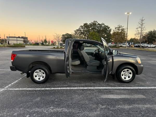 2007 Nissan Titan de 4 puertas, V8, 6 pasajeros - $6.900 (Orlando, FL)63470426392961123