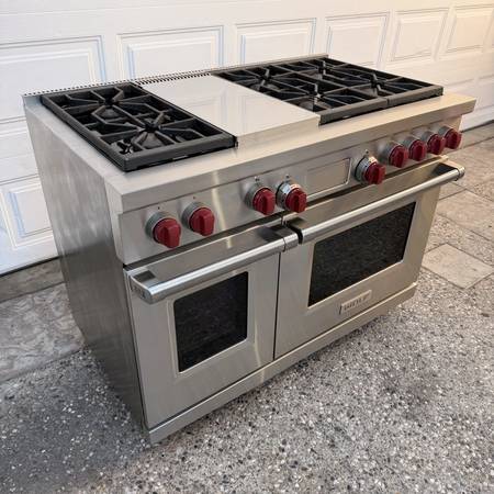48" Wolf Dual Fuel Range 1