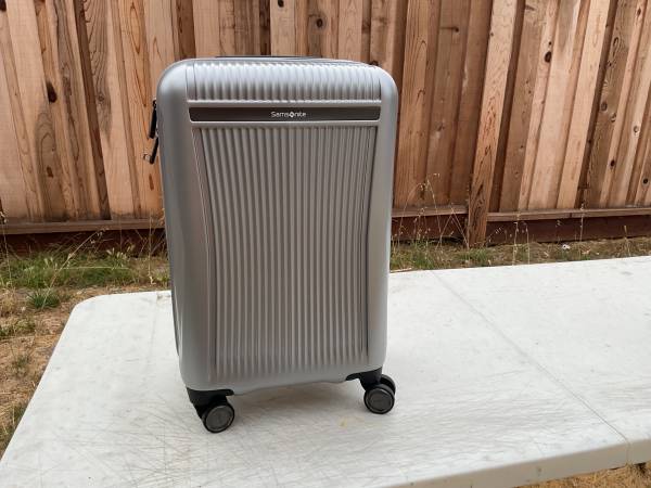 New Carry On Samsonite Blackstone Hardside Spinner Luggage 1