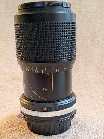 Nikon Zoom Nikkor 35-105mm f/3.5-4.5 AI-S lens, Macro