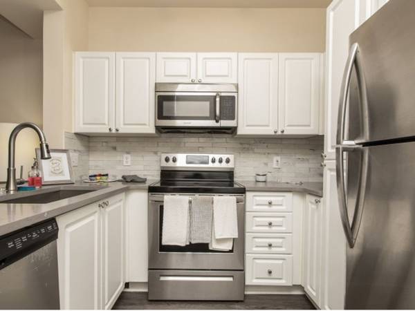 $1,670 / 2br - 1145ft2 - 2B/2.5B, Fitness Center, Business Center (3507 REDWINE ROAD, ATLANTA, GA)63963857838595120