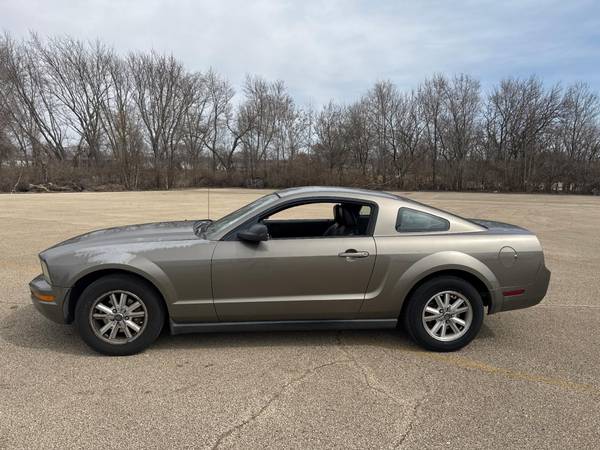Ford Mustang CHOICE: convertible OR Coupe NOT convertible - $3,800 (HAMMOND)63618752434435122