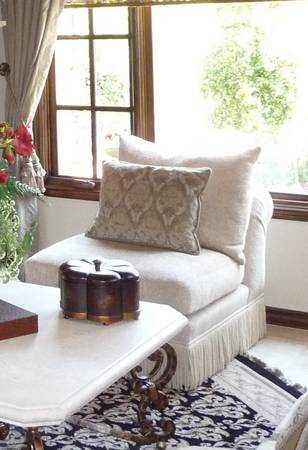 kREISS- Armless Chair Ivory-Down 1